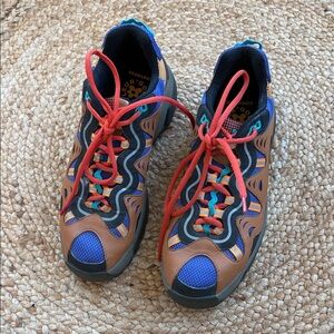 Converse GOLF LE FLEUR  Sneakers with Red and Brown Accents